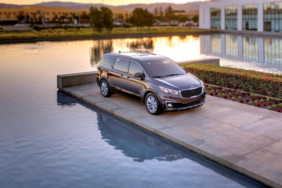  Kia Sedona SXL 2015 года  (фото 20 из 75)